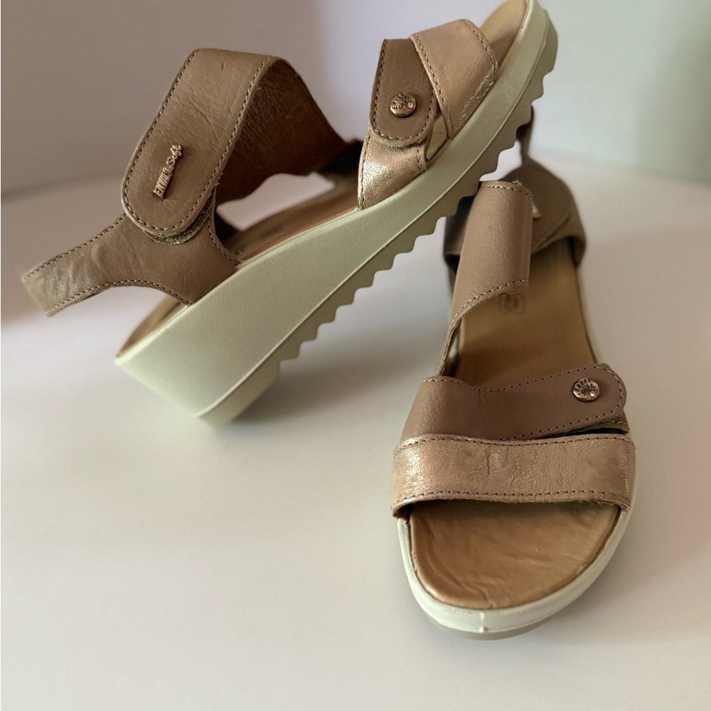 Enval Soft Taupe Wedge Sandals Women’s EU 37/ US 6.5-7 NEW